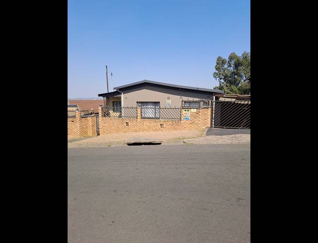 5 BEDROOM FREEHOLD FOR SALE IN NEWHOLME
